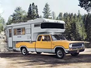 Dodge D200 Club Cab Sweptline Pickup Adventurer SE Camper Amerigo Cab-Over '1973